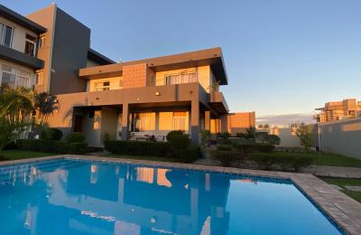 VENDE-SE: Moradia de Luxo T5 (Suítes) em Mapulene – Exclusividade e Espaço